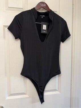 FASHION NOVA Black Short-Sleeve V-Neck Bodysuit